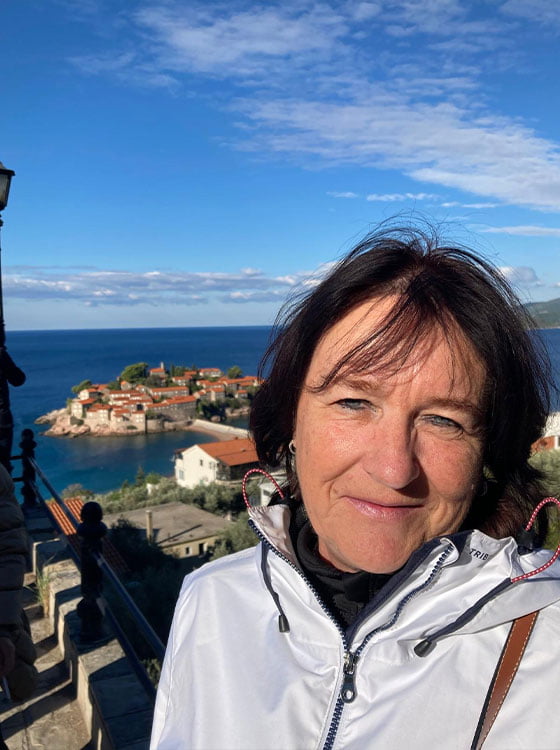 			Romana Kronbergerová
